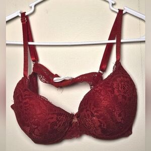 Marilyn Monroe Red Lace Push-Up Bra, Size 34B